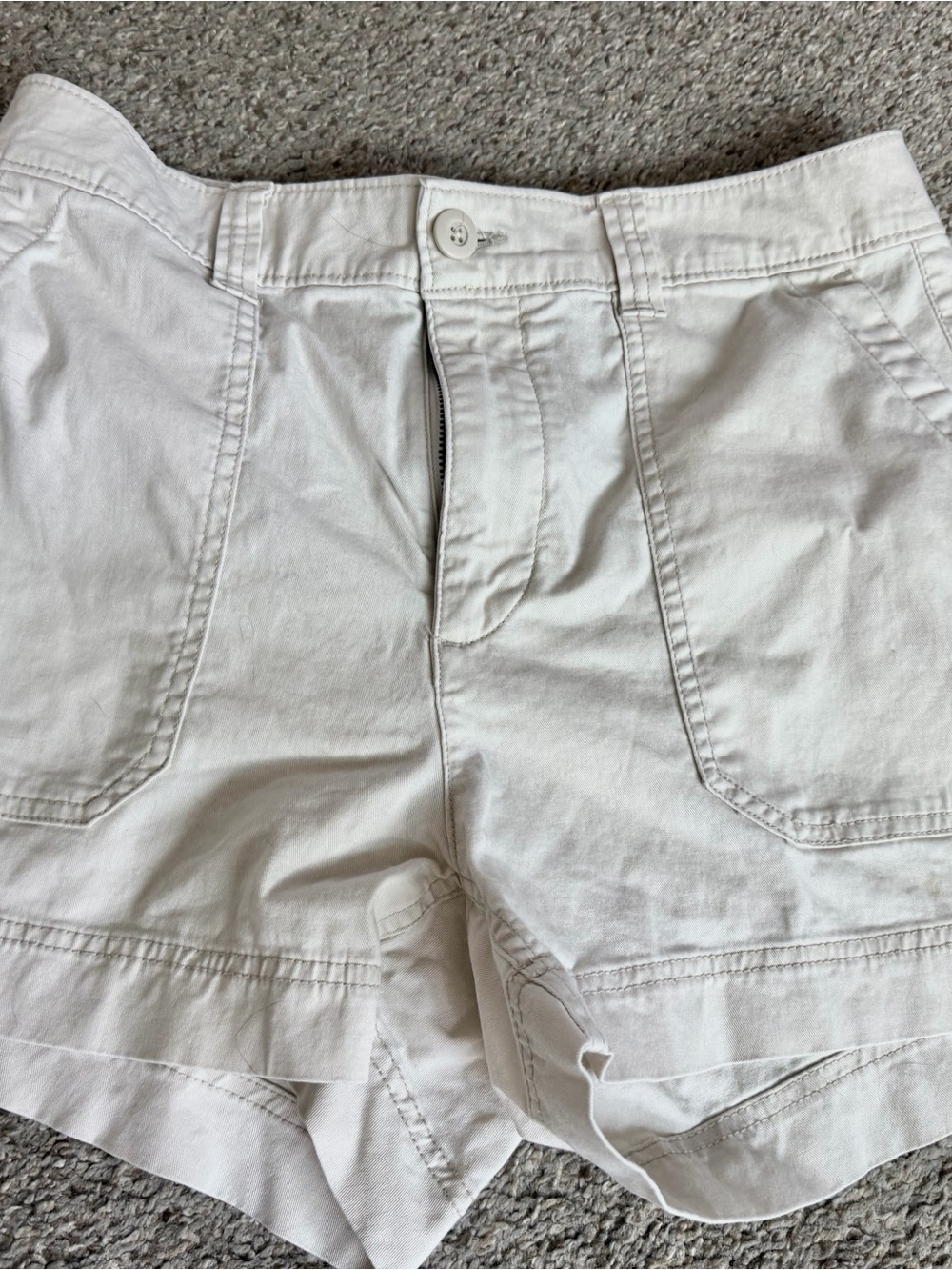 Old Navy Light Khaki Women’s Casual Shorts